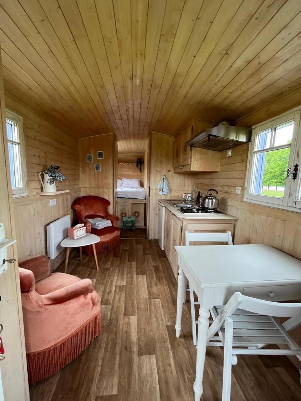 Les Logements Insolites De La Base Nautique Verneuil  Exterior foto